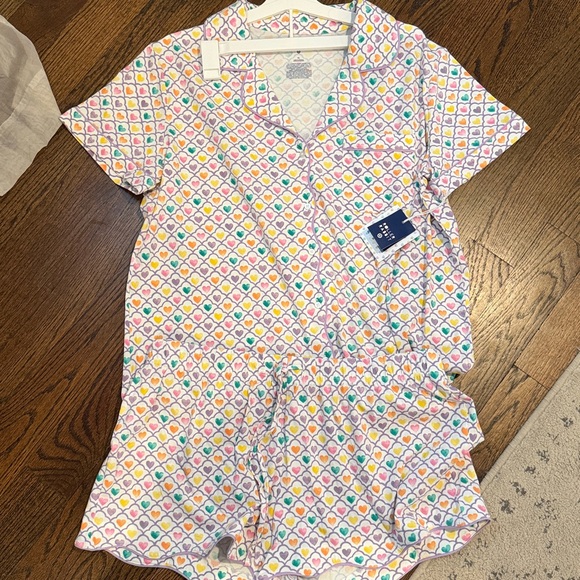 Roller Rabbit x Target Geo Hearts short sleeve pajamas - Picture 3 of 3
